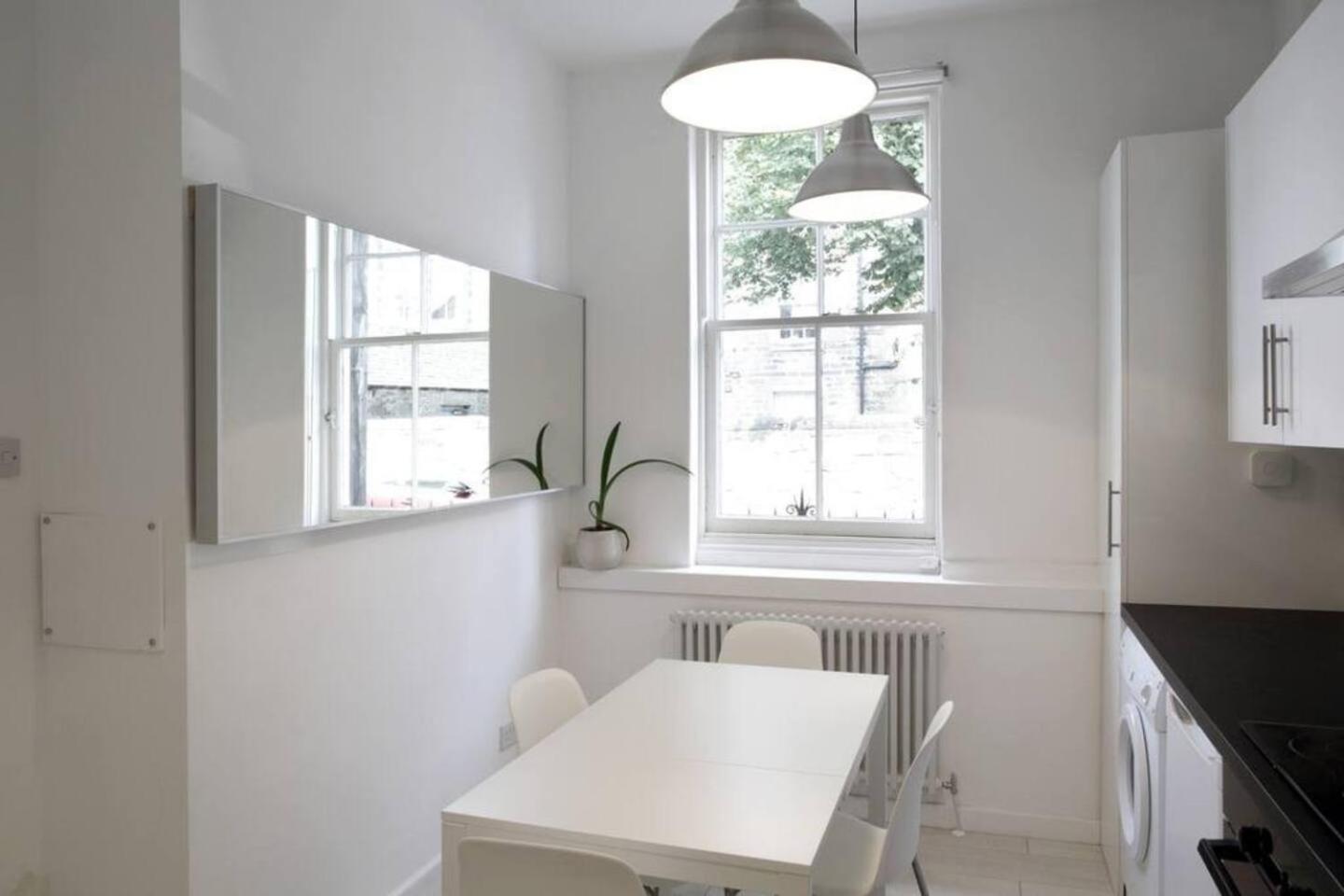 Beautiful Scandi-Inspired One Bed In Stockbridge EDI Eksteriør billede